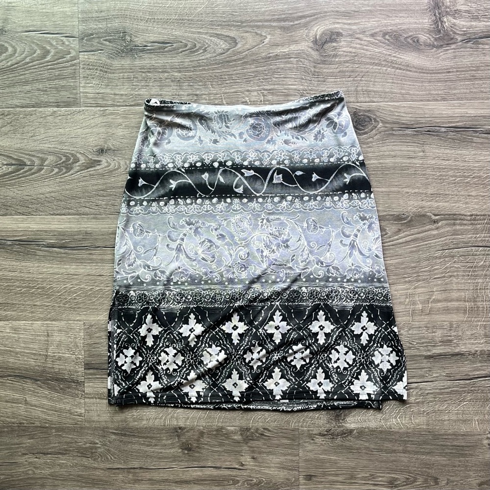 Vintage 90s Black & Gray Floral Pattern Skirt